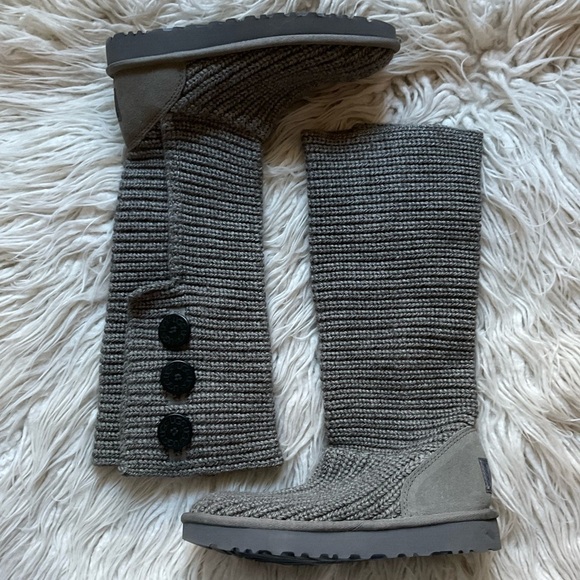 UGG Australia Classic Gray Cardy Winter Wool Knit Button Boots EUC Size 6 - Picture 2 of 8